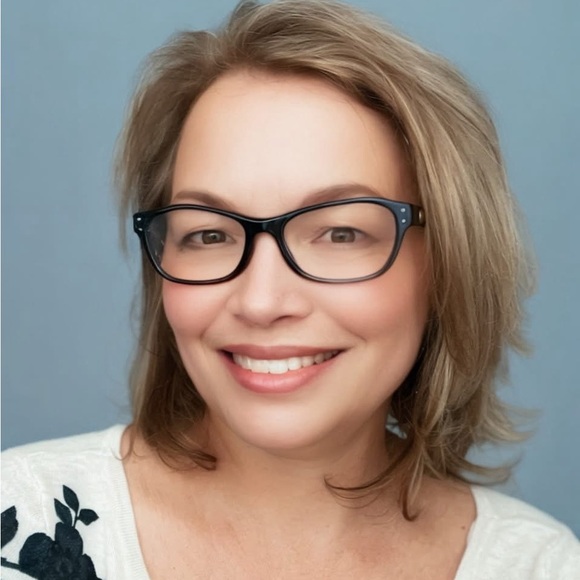 Meet your posher! Alison R - Picture 1 of 1